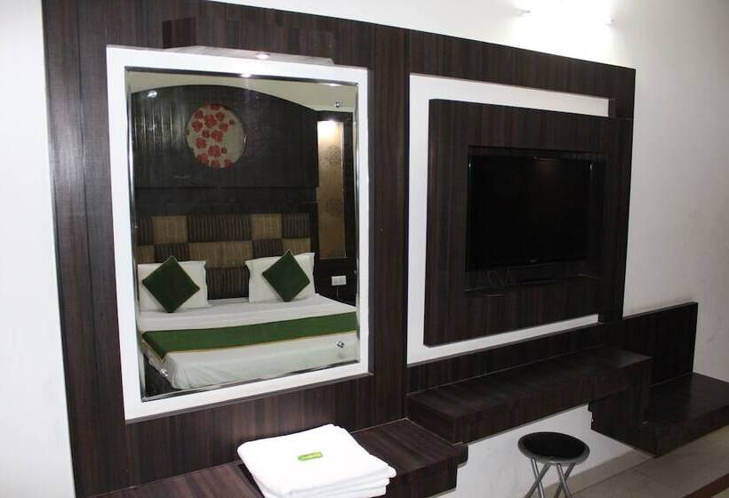 فندق Bhawani International