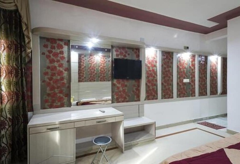 فندق Bhawani International