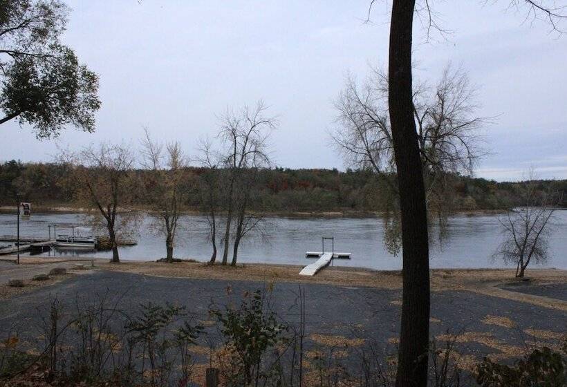 Отель Cedar Lodge And Settlement