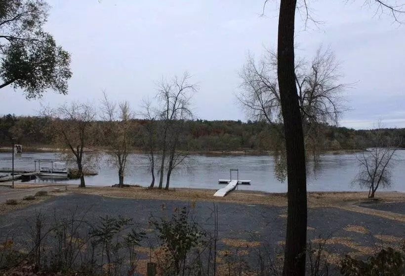 هتل Cedar Lodge And Settlement