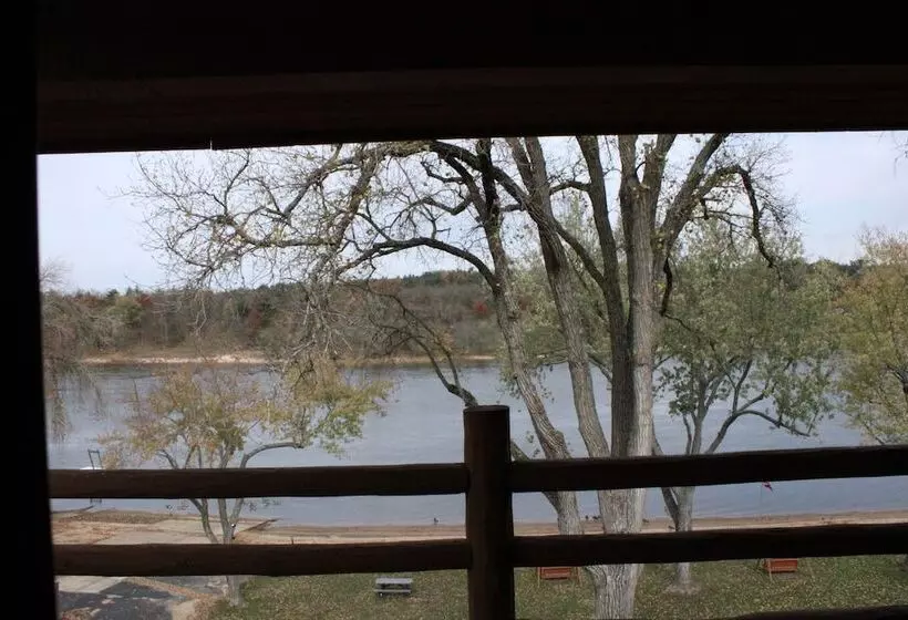 هتل Cedar Lodge And Settlement