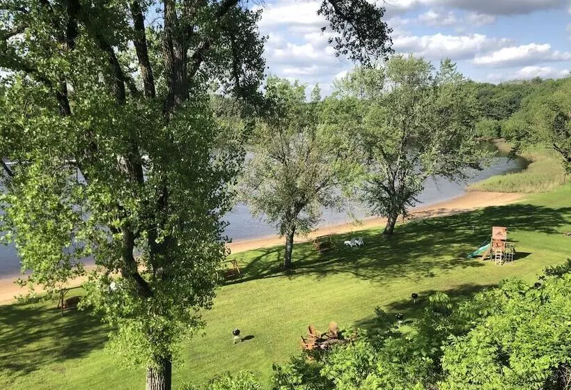 هتل Cedar Lodge And Settlement