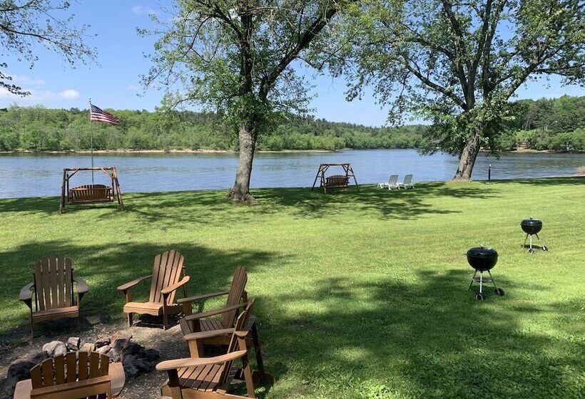 Отель Cedar Lodge And Settlement