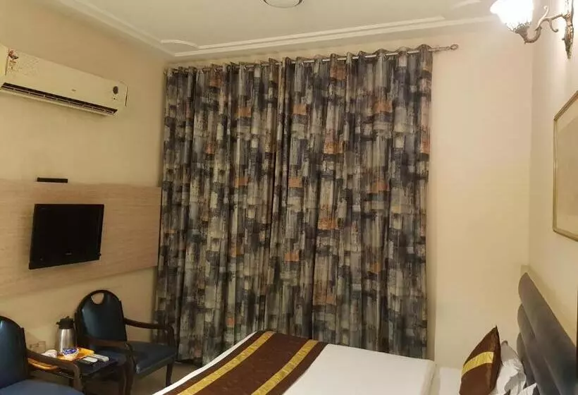 Отель Cj International