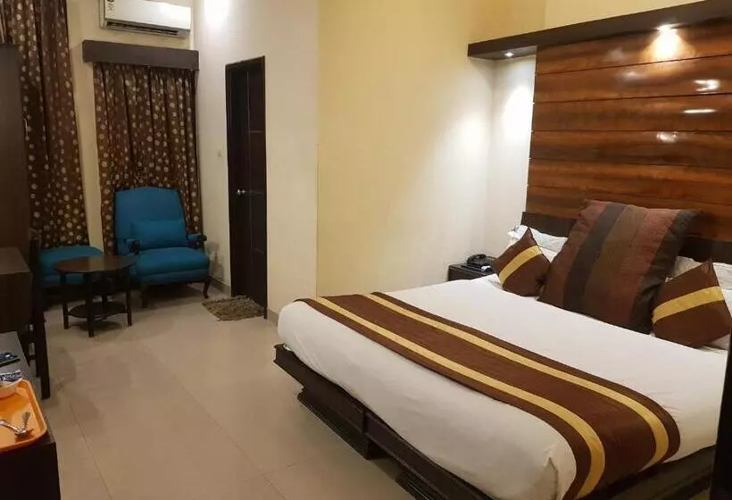 Отель Cj International