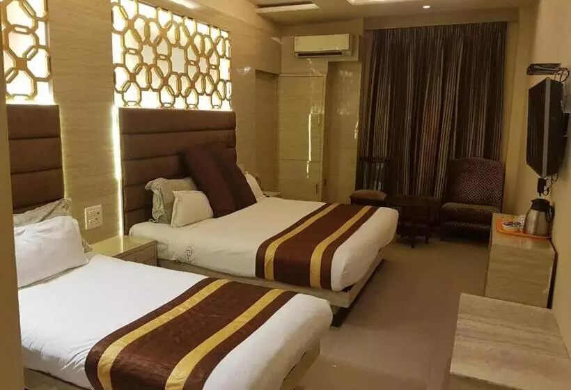 Отель Cj International