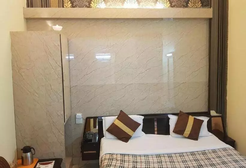 Отель Cj International