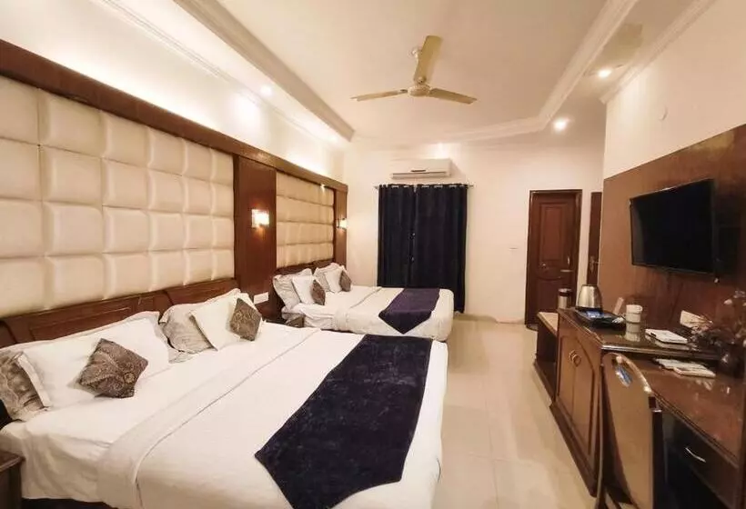 Отель Cj International