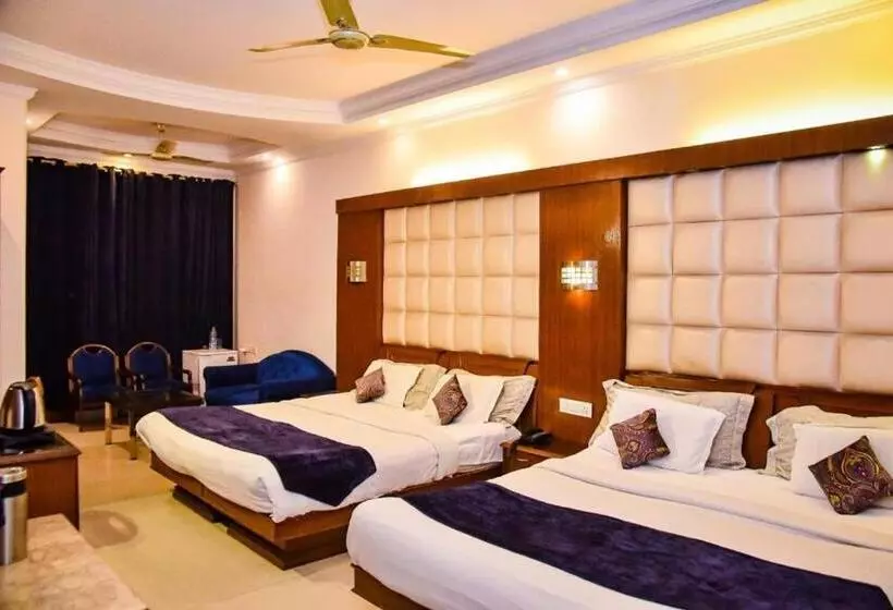 Отель Cj International