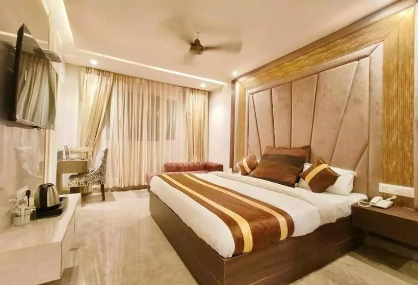 Отель Cj International