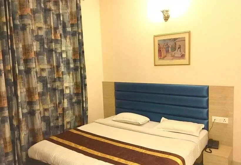 Отель Cj International