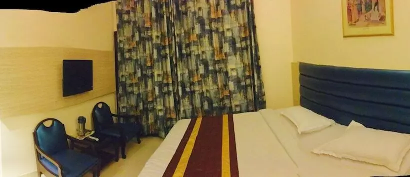 Отель Cj International