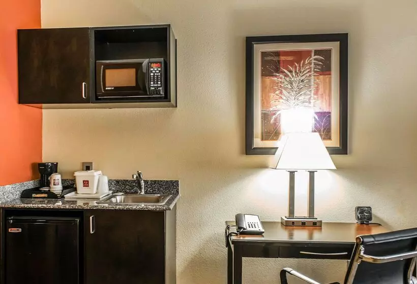 هتل Comfort Suites Panama City Near Tyndall Afb