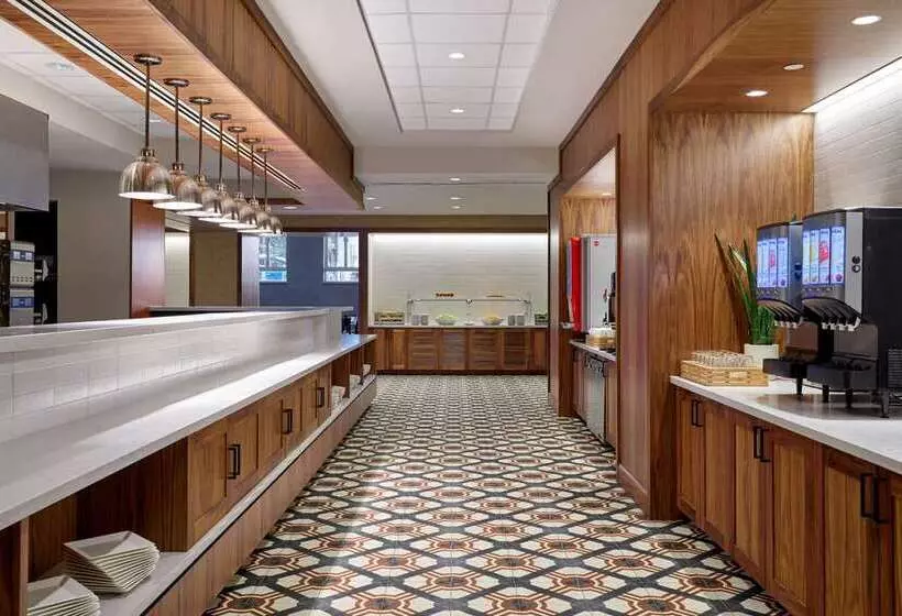 Hotel Embassy Suites By Hilton Washington D.c. – Convention Center