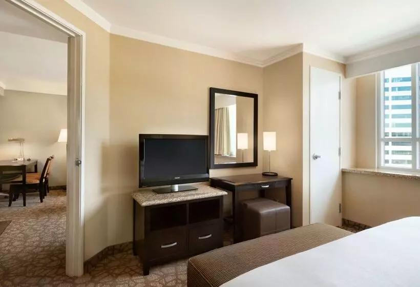 هتل Embassy Suites Los Angeles Glendale