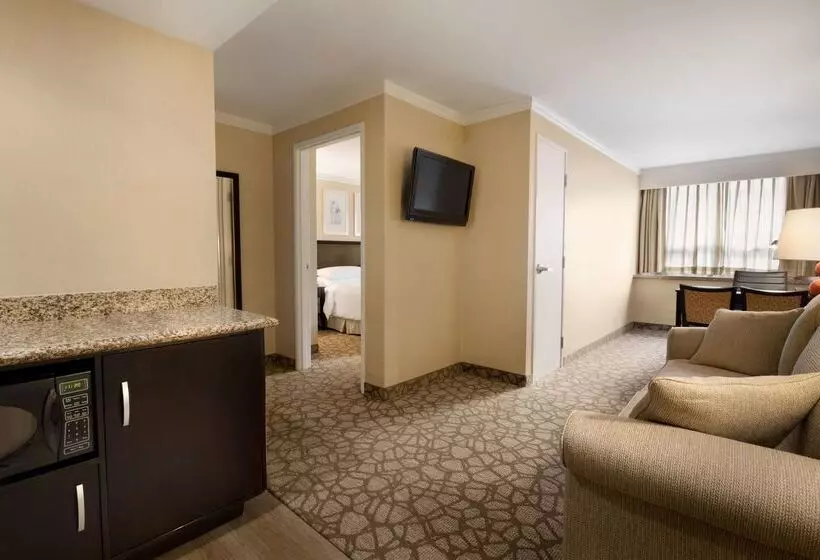 هتل Embassy Suites Los Angeles Glendale