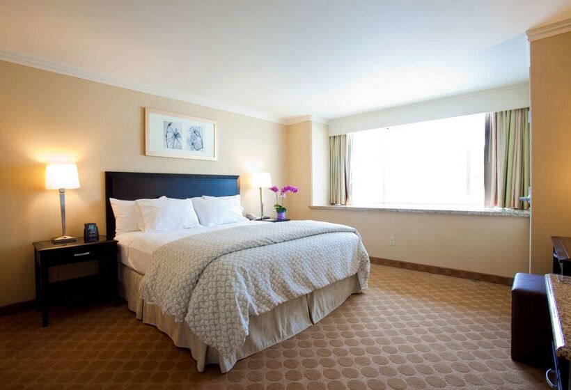 בית מלון כפרי Embassy Suites Los Angeles Glendale