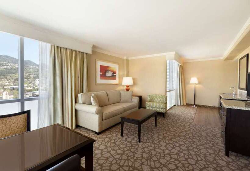 בית מלון כפרי Embassy Suites Los Angeles Glendale