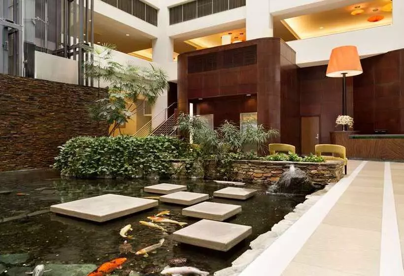 هتل Embassy Suites Los Angeles Glendale