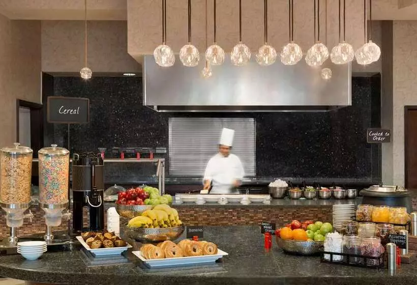 هتل Embassy Suites Los Angeles Glendale