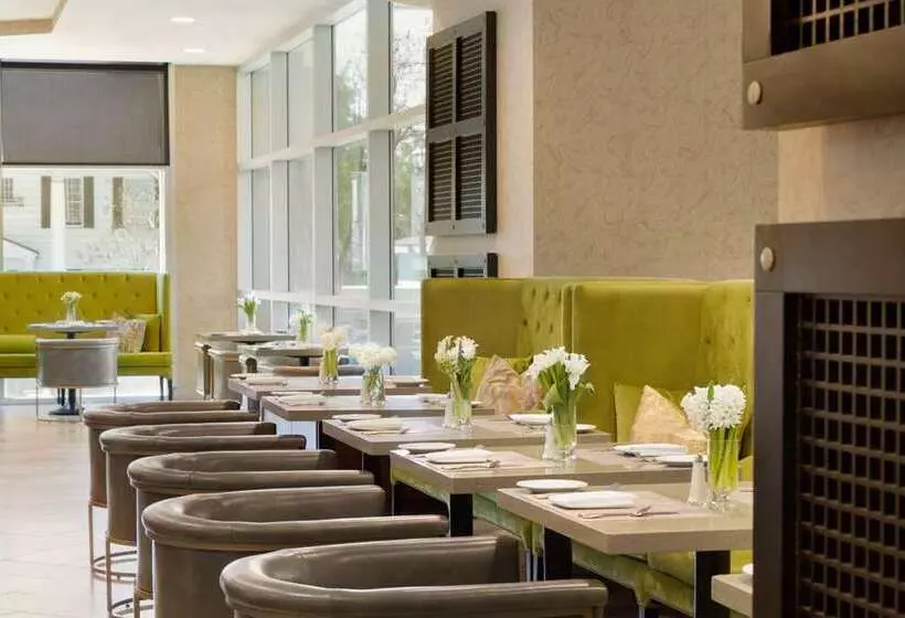 هتل Embassy Suites Los Angeles Glendale