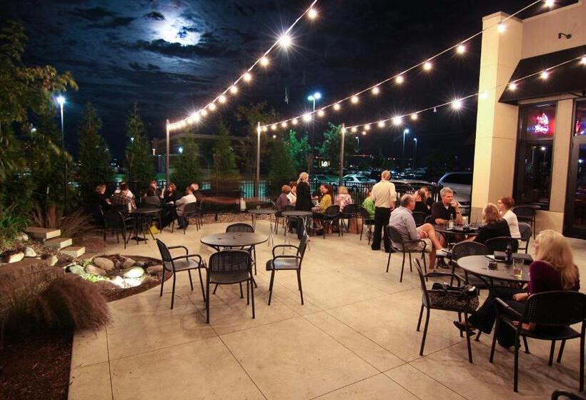 Holiday Inn Hotel & Suites Bloomington Airport, An Ihg