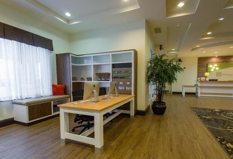 Holiday Inn Hotel & Suites Bloomington Airport, An Ihg