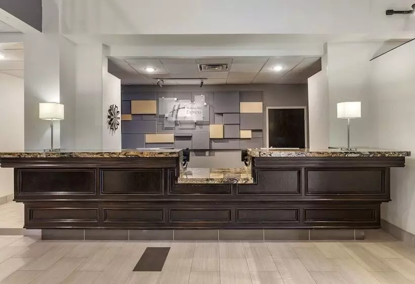 هتل Holiday Inn Express Branson  Green Mountain Drive, An Ihg