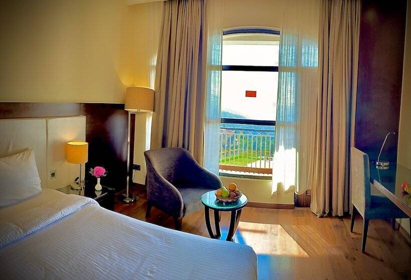 Отель Marigold Sarovar Portico Shimla