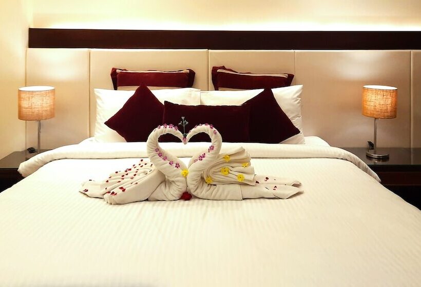 Отель Marigold Sarovar Portico Shimla