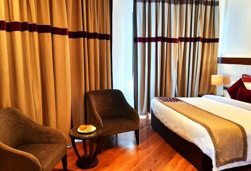 Отель Marigold Sarovar Portico Shimla