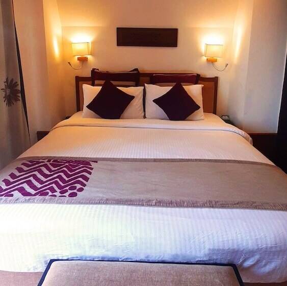 Отель Marigold Sarovar Portico Shimla