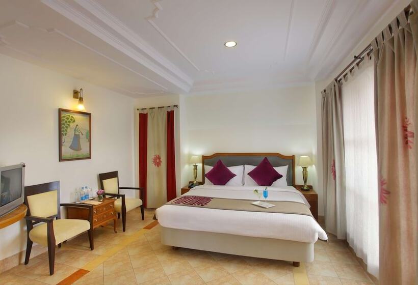 Отель Marigold Sarovar Portico Shimla