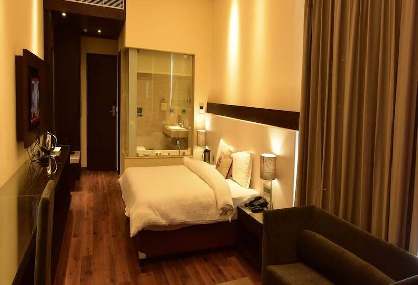 Отель Marigold Sarovar Portico Shimla