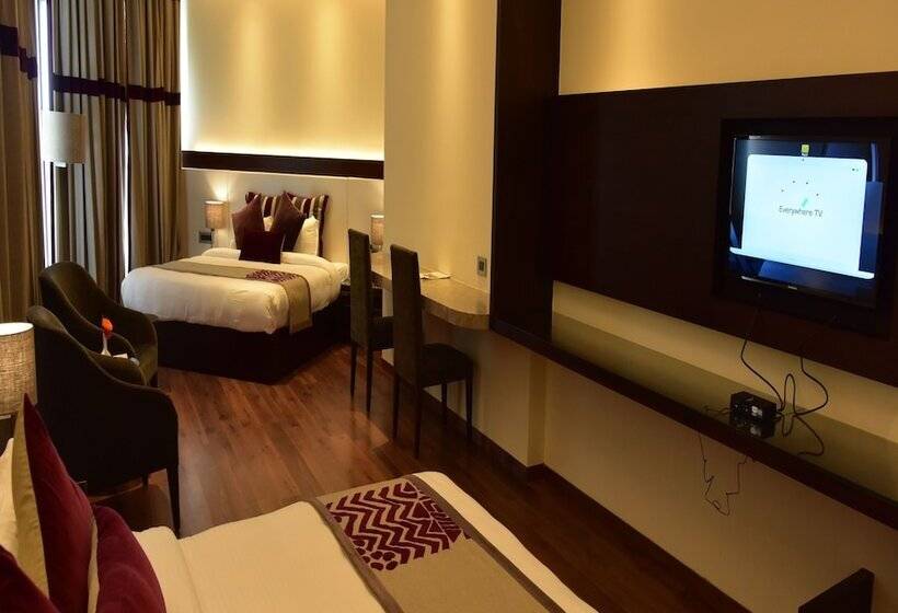 Отель Marigold Sarovar Portico Shimla