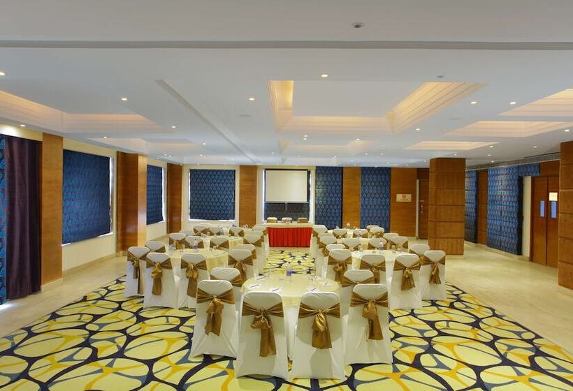 Отель Marigold Sarovar Portico Shimla