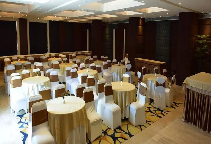 酒店 Marigold Sarovar Portico Shimla