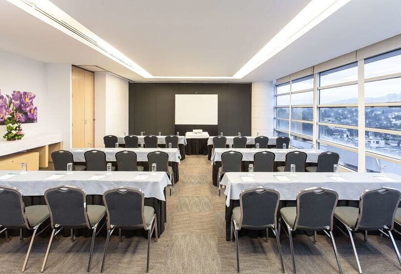 ホテル NH Mexico City Valle Dorado