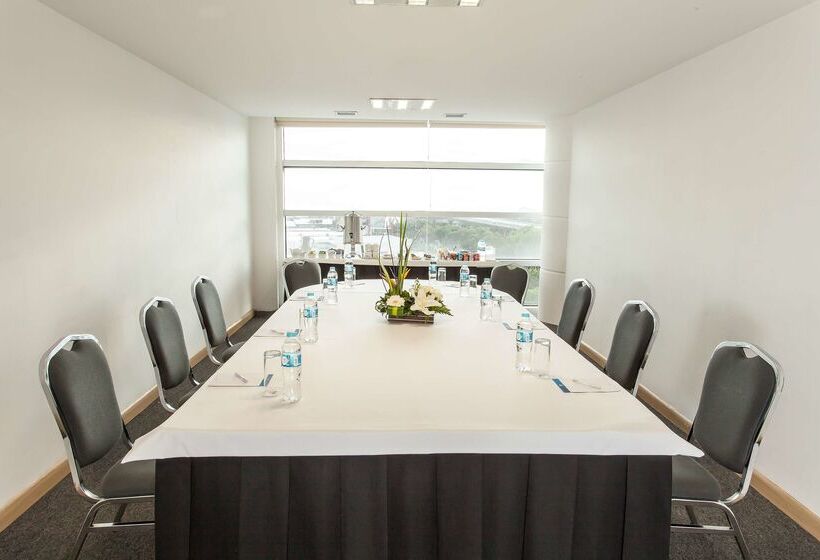 ホテル NH Mexico City Valle Dorado