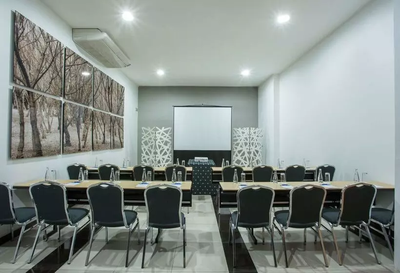 Отель NH Mexico City Valle Dorado