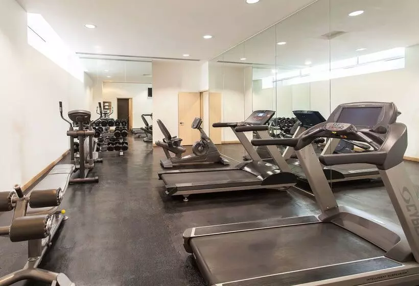 Отель NH Mexico City Valle Dorado