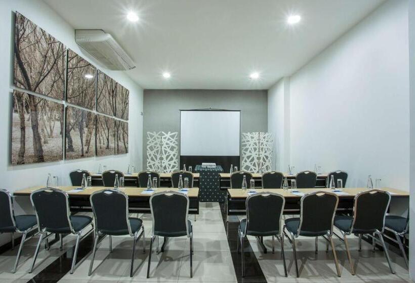 ホテル NH Mexico City Valle Dorado