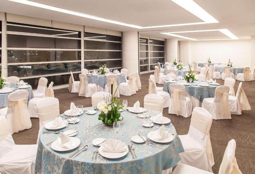 ホテル NH Mexico City Valle Dorado