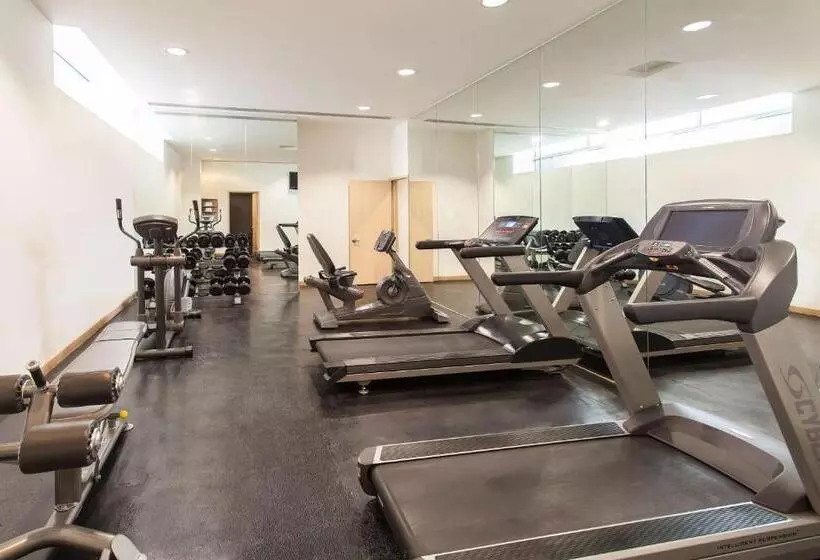 Отель NH Mexico City Valle Dorado