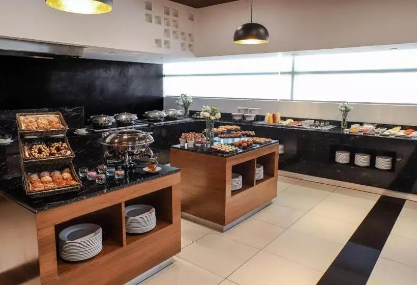 Отель NH Mexico City Valle Dorado