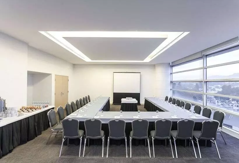 Отель NH Mexico City Valle Dorado