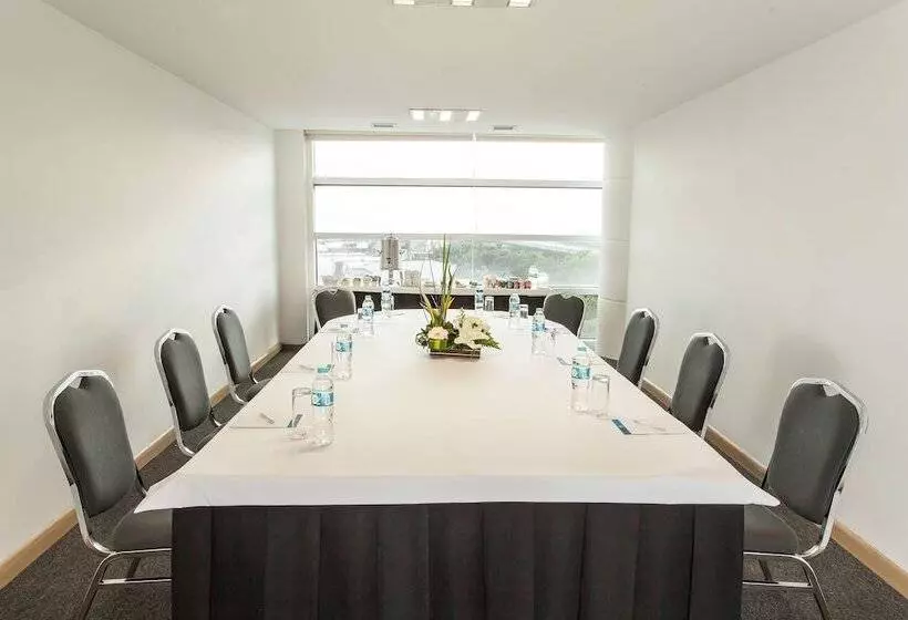 Отель NH Mexico City Valle Dorado