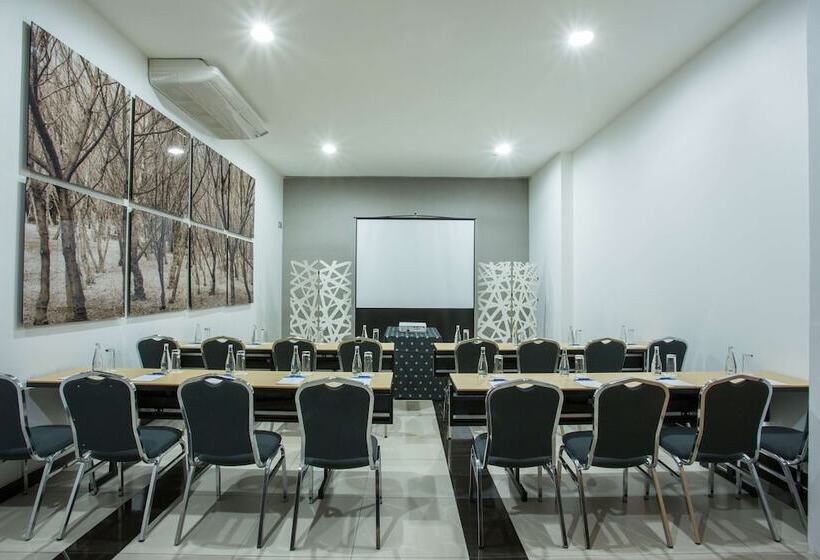 ホテル NH Mexico City Valle Dorado