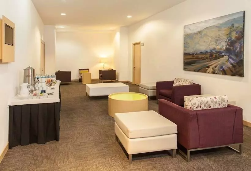 Отель NH Mexico City Valle Dorado