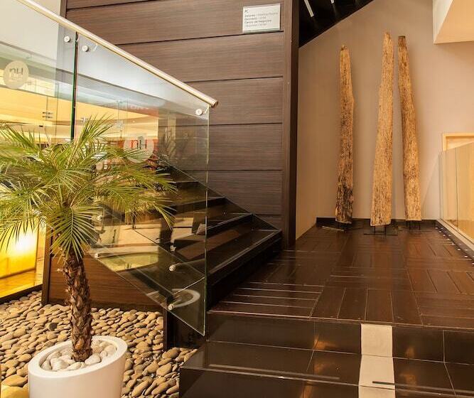 ホテル NH Mexico City Valle Dorado